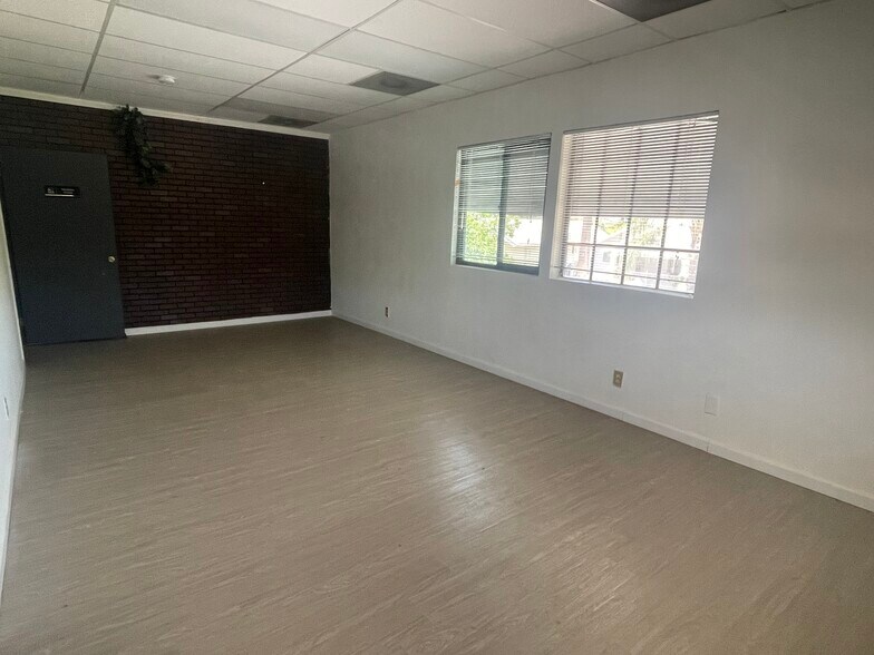 218 Glendora Ave, La Puente, CA à louer - Photo intérieure – Image 3 sur 20
