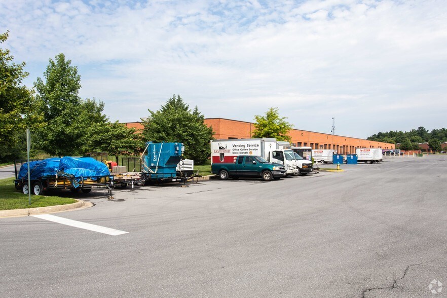 5119 Pegasus Ct, Frederick, MD à louer - Photo de l’immeuble – Image 2 sur 9