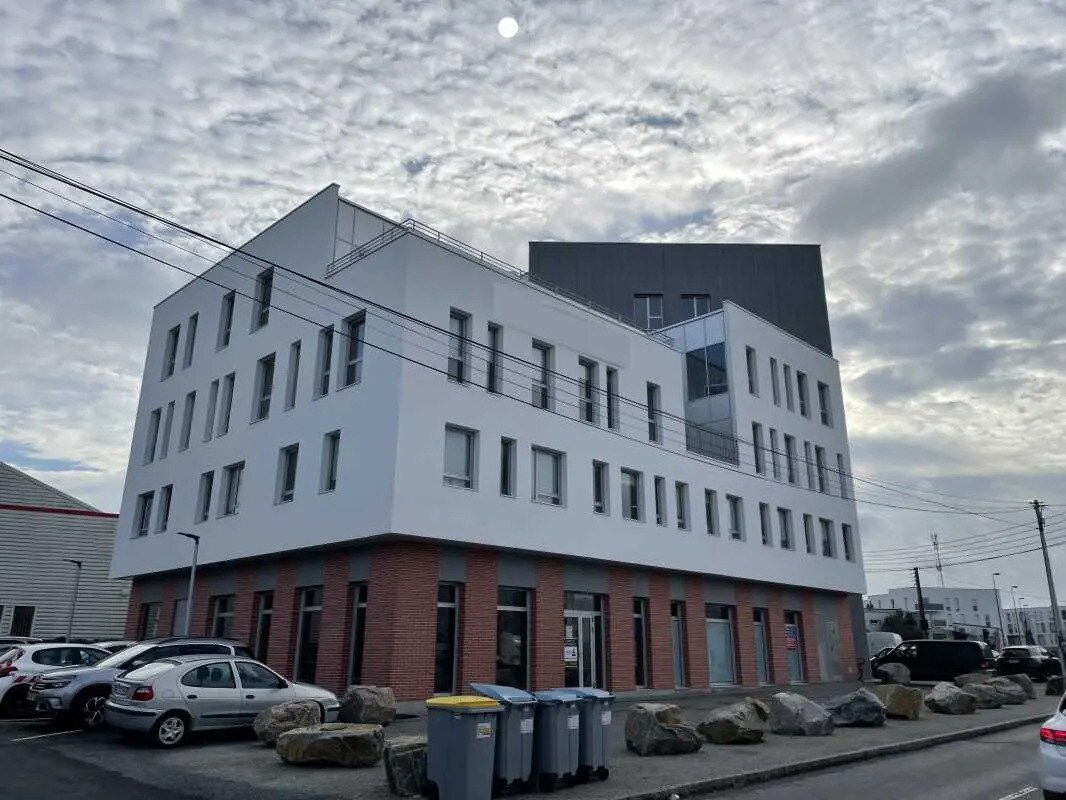 12 Rue Marie Curie, Saint-Sébastien-sur-Loire à louer Photo de l’immeuble– Image 1 sur 4
