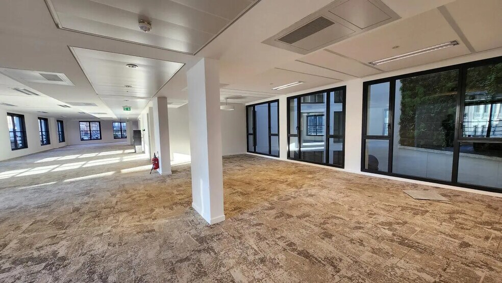 Bureau dans Paris à louer - Photo de l’immeuble – Image 2 sur 9