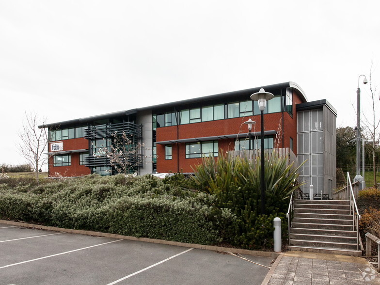 Grenadier Rd, Exeter à louer - Photo de l’immeuble – Image 3 sur 4