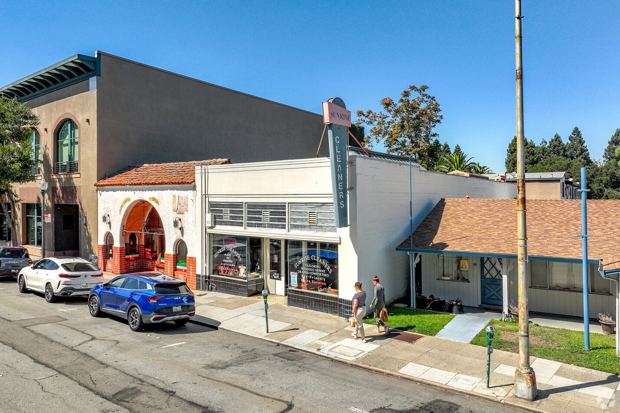 233-235 Baldwin Ave, San Mateo, CA à louer Photo principale– Image 1 sur 13