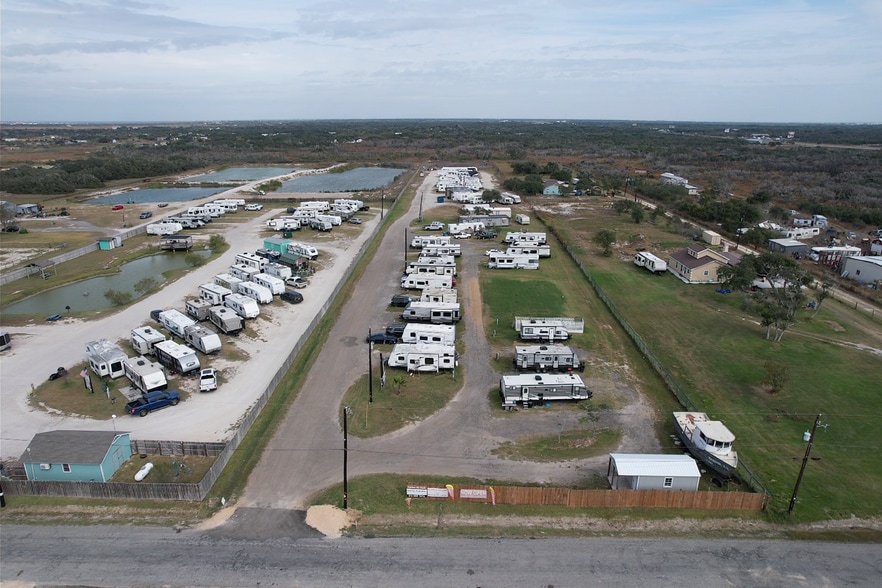 2156 Johnson Rd, Aransas Pass, TX à vendre - Photo de l’immeuble – Image 3 sur 6