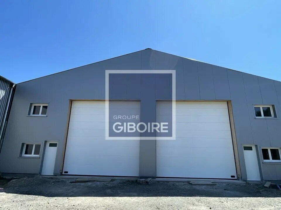 Industriel/Logistique dans Bréal-sous-Montfort à louer Photo de l’immeuble– Image 1 sur 10