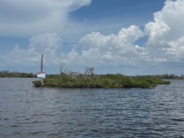 14548 Oyster Bayou, Homosassa, FL à vendre - Photo de l’immeuble – Image 3 sur 10