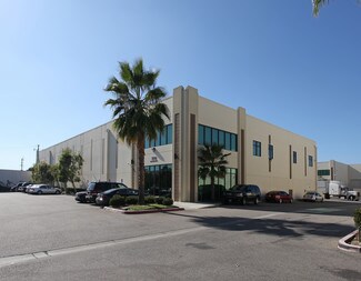 Plus de détails pour 7711 Hayvenhurst Ave, Van Nuys, CA - Industriel/Logistique à louer