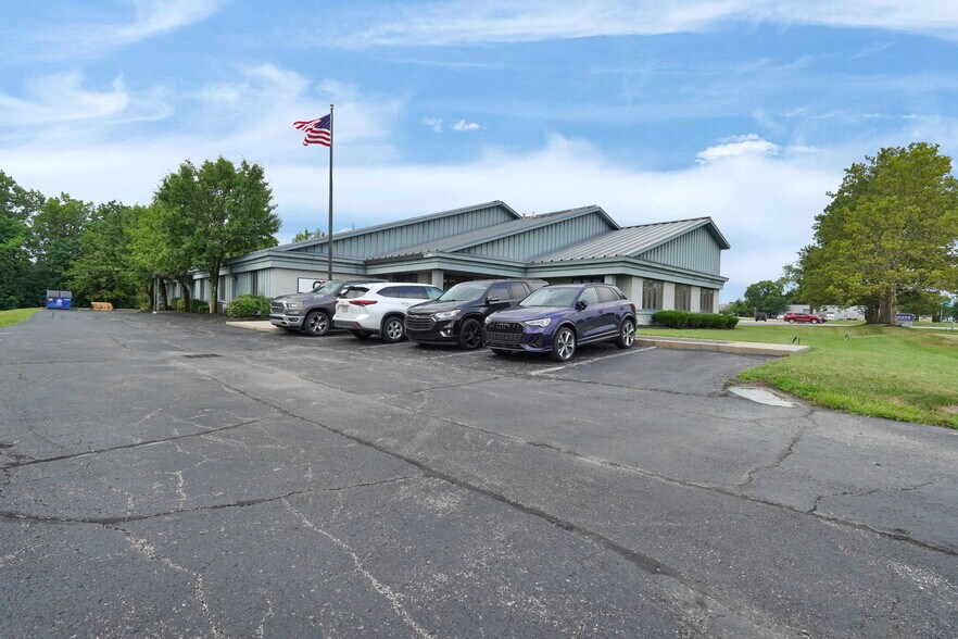5211 Trabue Rd, Columbus, OH à vendre - Photo de l’immeuble – Image 2 sur 25