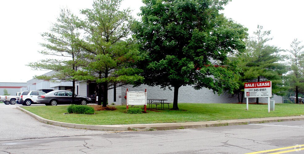 2502-2520 Roosevelt Ave, Indianapolis, IN à louer - Photo de l’immeuble – Image 2 sur 4