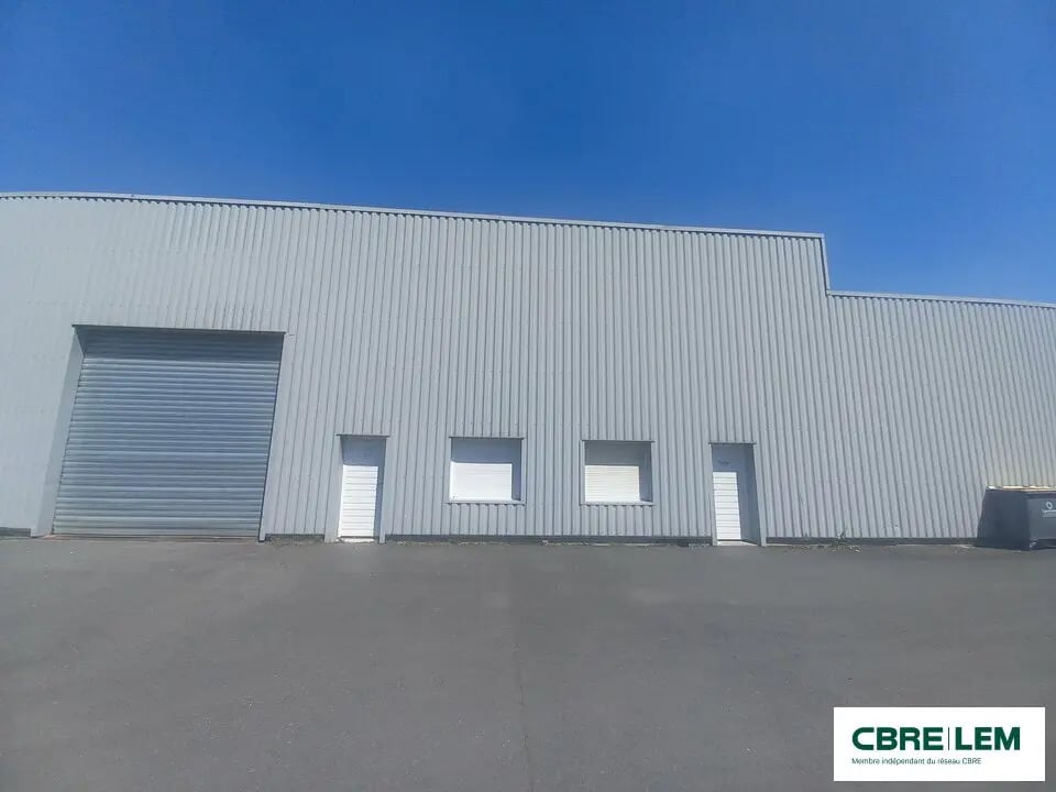 Local d’activités dans Mondeville à louer Photo de l’immeuble– Image 1 sur 6