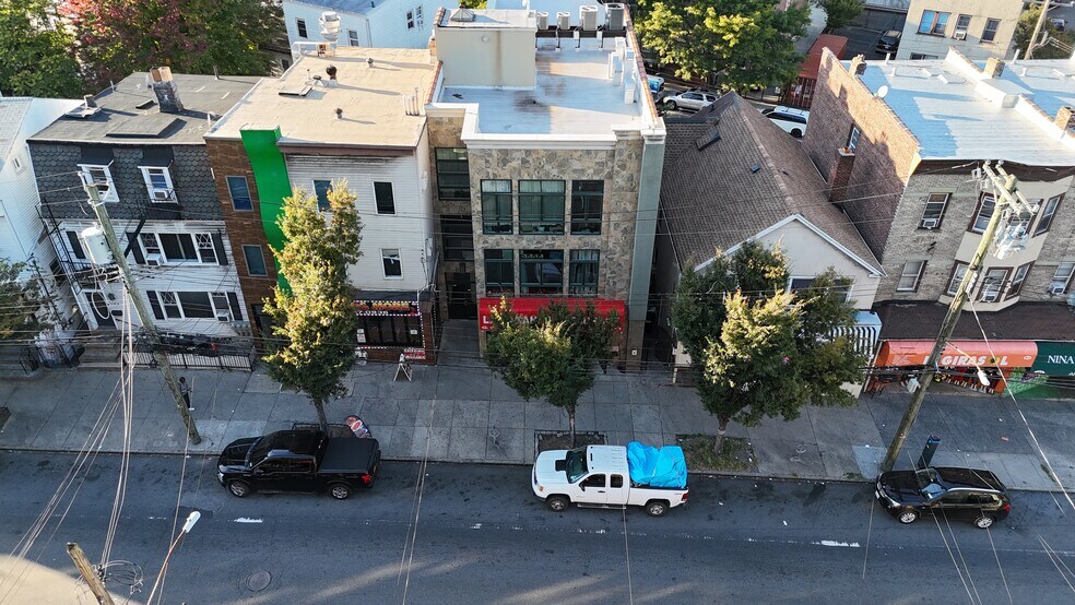 97 Victory Blvd, Staten Island, NY à vendre - Photo de l’immeuble – Image 2 sur 37