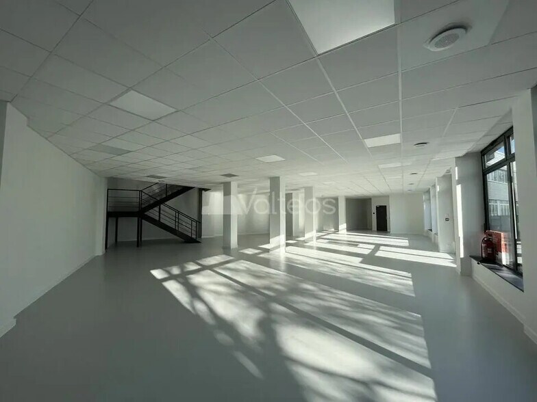 Local commercial dans Labège à louer - Photo de l’immeuble – Image 1 sur 10