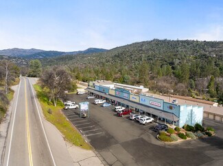 Plus de détails pour 40879 Highway 41, Oakhurst, CA - Local commercial à louer