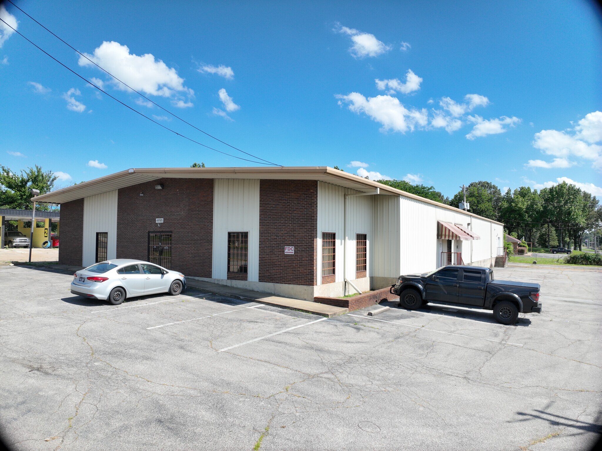 4695 Winchester Rd, Memphis, TN à vendre Photo de l’immeuble– Image 1 sur 14