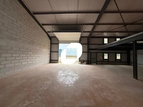 11 Rue De La Richarderie, Marines à louer Photo intérieure– Image 2 sur 7