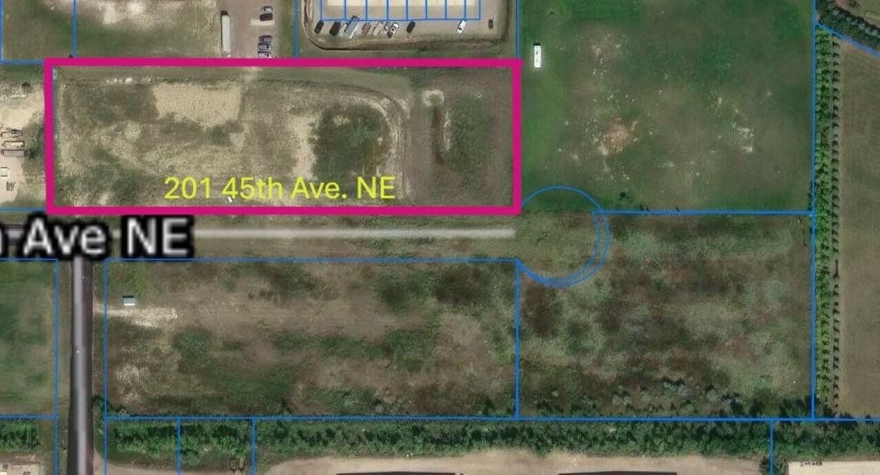 201 & 225 45th Ave, Minot, ND à vendre Photo principale– Image 1 sur 13