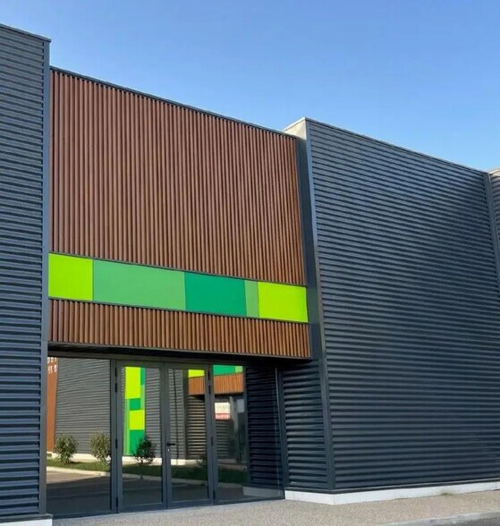 2125 Route De Villefranche, Anse à louer - Photo de l’immeuble – Image 2 sur 2