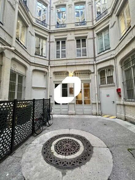 Bureau dans Lyon à louer - Photo de l’immeuble – Image 1 sur 5