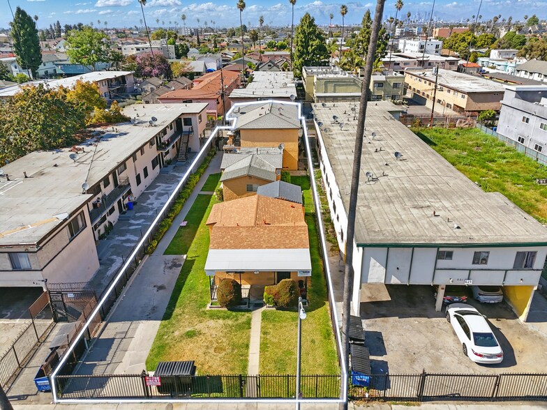 627 W 82nd St, Los Angeles, CA à vendre - Photo de l’immeuble – Image 2 sur 10