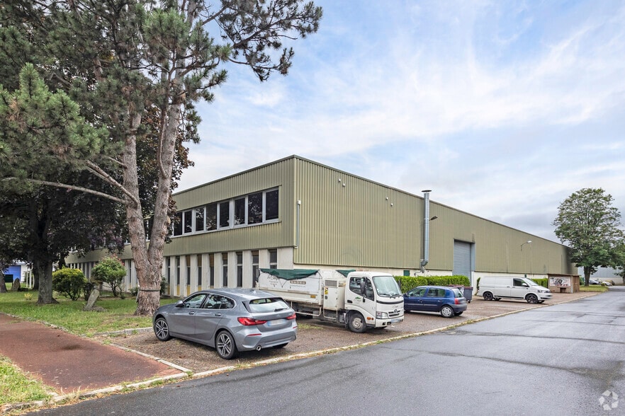 Chaussee Jules César, Beauchamp à louer - Photo principale – Image 1 sur 3
