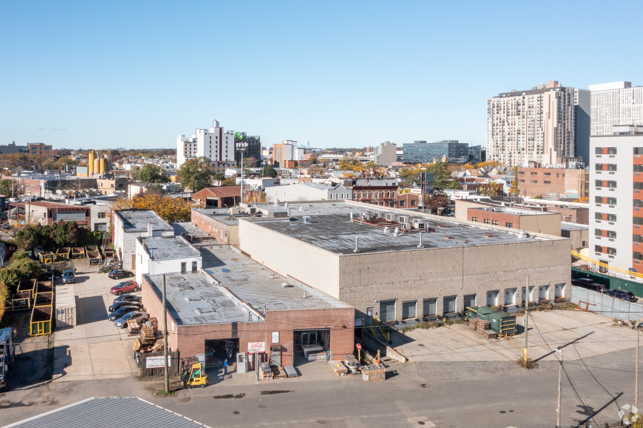 104-37 150th St, Jamaica, NY à louer Photo de l’immeuble– Image 1 sur 28