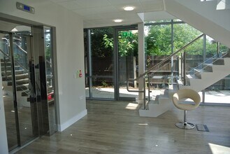 2 Esher Rd, Walton On Thames à louer Photo intérieure– Image 2 sur 5