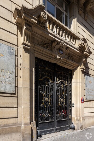 Bureau dans Paris à louer - Photo de l’immeuble – Image 2 sur 3