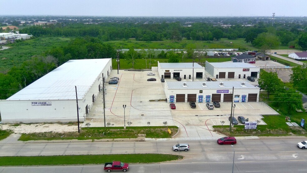 16230 W Bellfort St, Sugar Land, TX à louer - Photo de l’immeuble – Image 3 sur 32