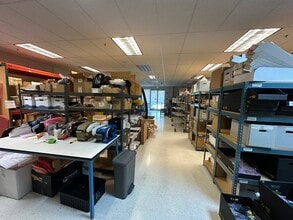 2526 Qume Dr, San Jose, CA à louer Photo intérieure– Image 1 sur 7