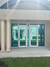 2830 W State Road 84, Fort Lauderdale, FL à louer Photo de l’immeuble– Image 2 sur 6