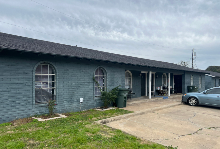 309 Mesa Dr, Bryan, TX à vendre - Photo de l’immeuble – Image 2 sur 16