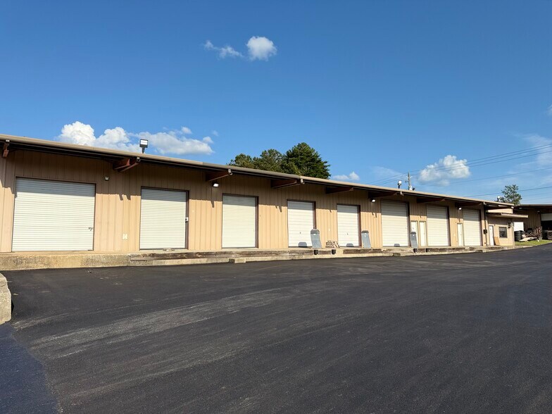 2124 Frederick Rd, Opelika, AL à louer - Photo de l’immeuble – Image 2 sur 12