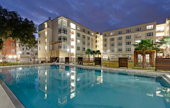 491 W University Ave, Gainesville, FL à louer - Photo de l’immeuble – Image 2 sur 5