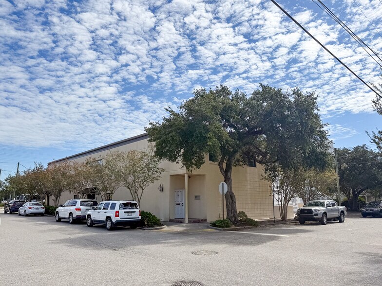 11 Isabella St, Charleston, SC à louer - Photo de l’immeuble – Image 2 sur 16