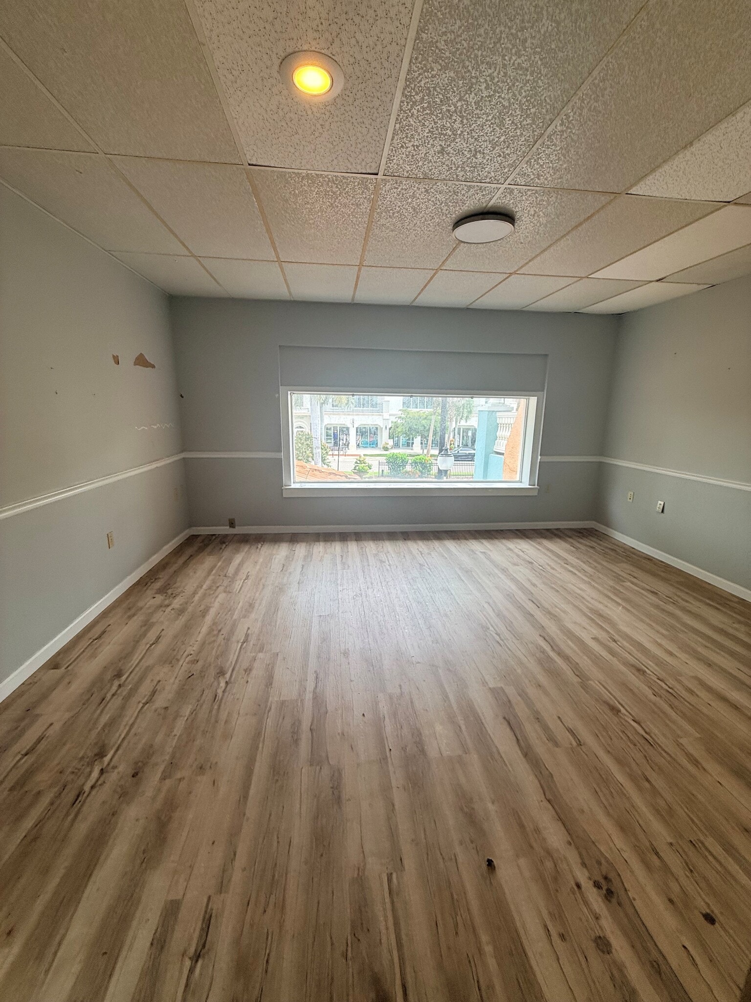 325 W Venice Ave, Venice, FL à louer Photo intérieure– Image 1 sur 3