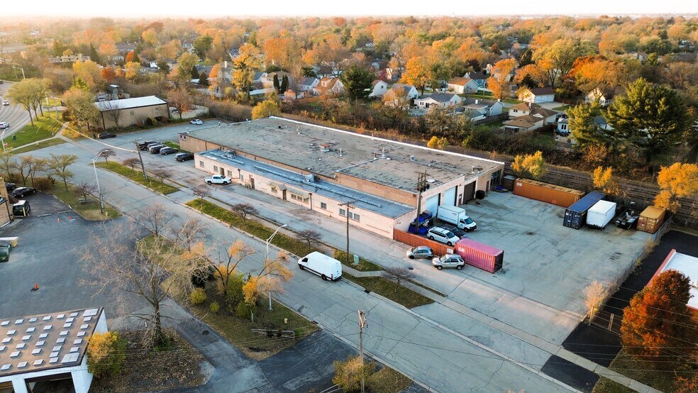 600-612 E Western Ave, Lombard, IL à louer - Photo de l’immeuble – Image 2 sur 6