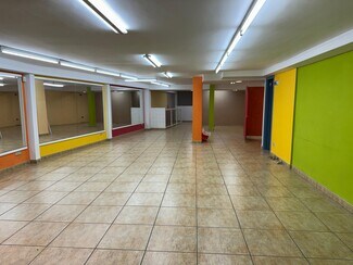 Plus de détails pour Local commercial à louer
