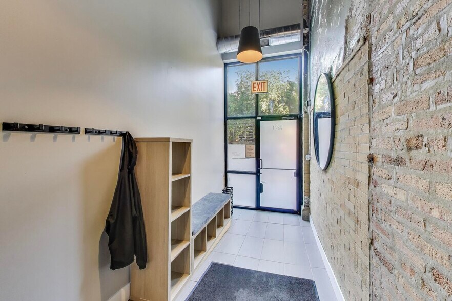 3271 W Armitage Ave, Chicago, IL à louer - Photo intérieure – Image 2 sur 16