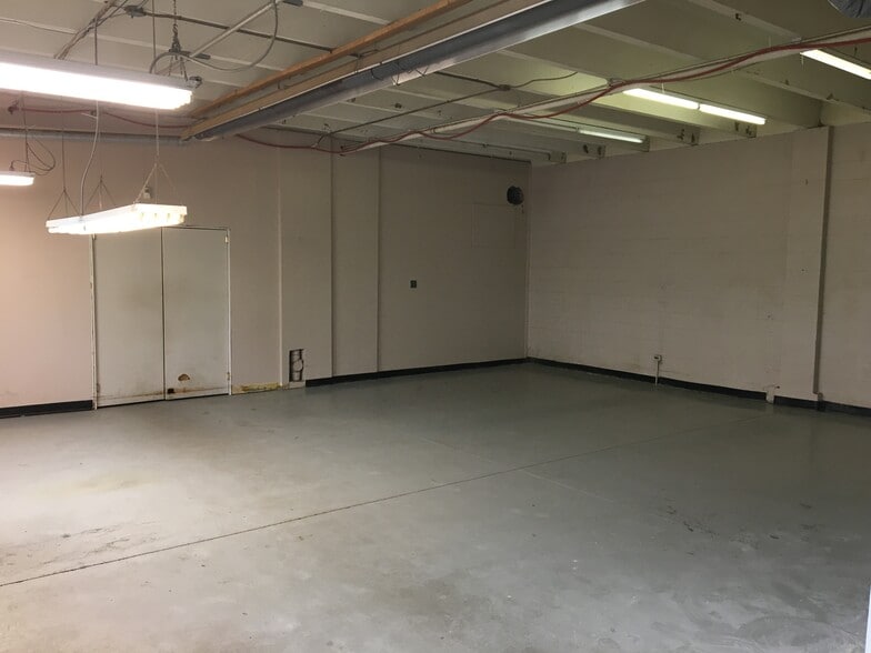 12241 Fort Rd NW, Edmonton, AB à vendre - Photo intérieure – Image 3 sur 5