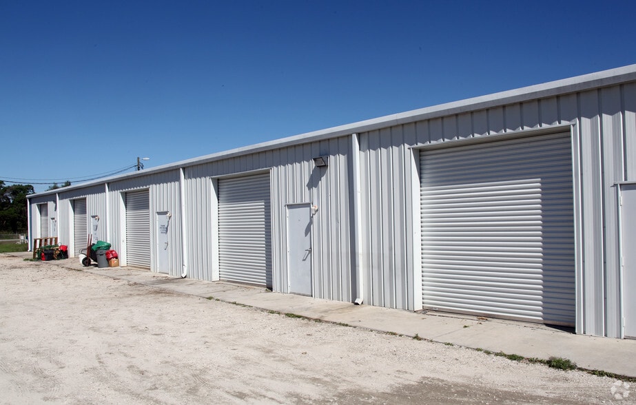 1808 Turkey Creek Rd, Plant City, FL à louer - Photo principale – Image 1 sur 3