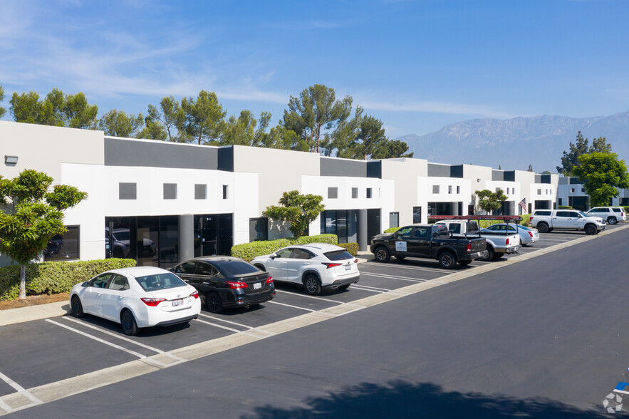 10700 Jersey Blvd, Rancho Cucamonga, CA à louer - Photo de l’immeuble – Image 1 sur 17
