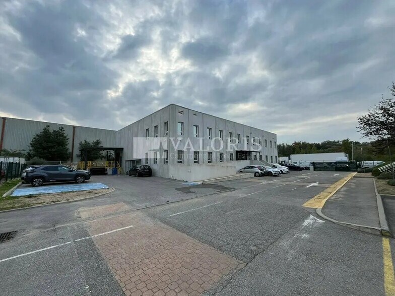 Local d'activités dans Vitrolles à vendre - Photo principale – Image 1 sur 15