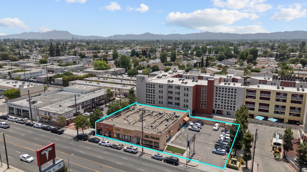 13020-13026 Sherman Way, North Hollywood, CA à vendre - Photo de l’immeuble – Image 3 sur 6