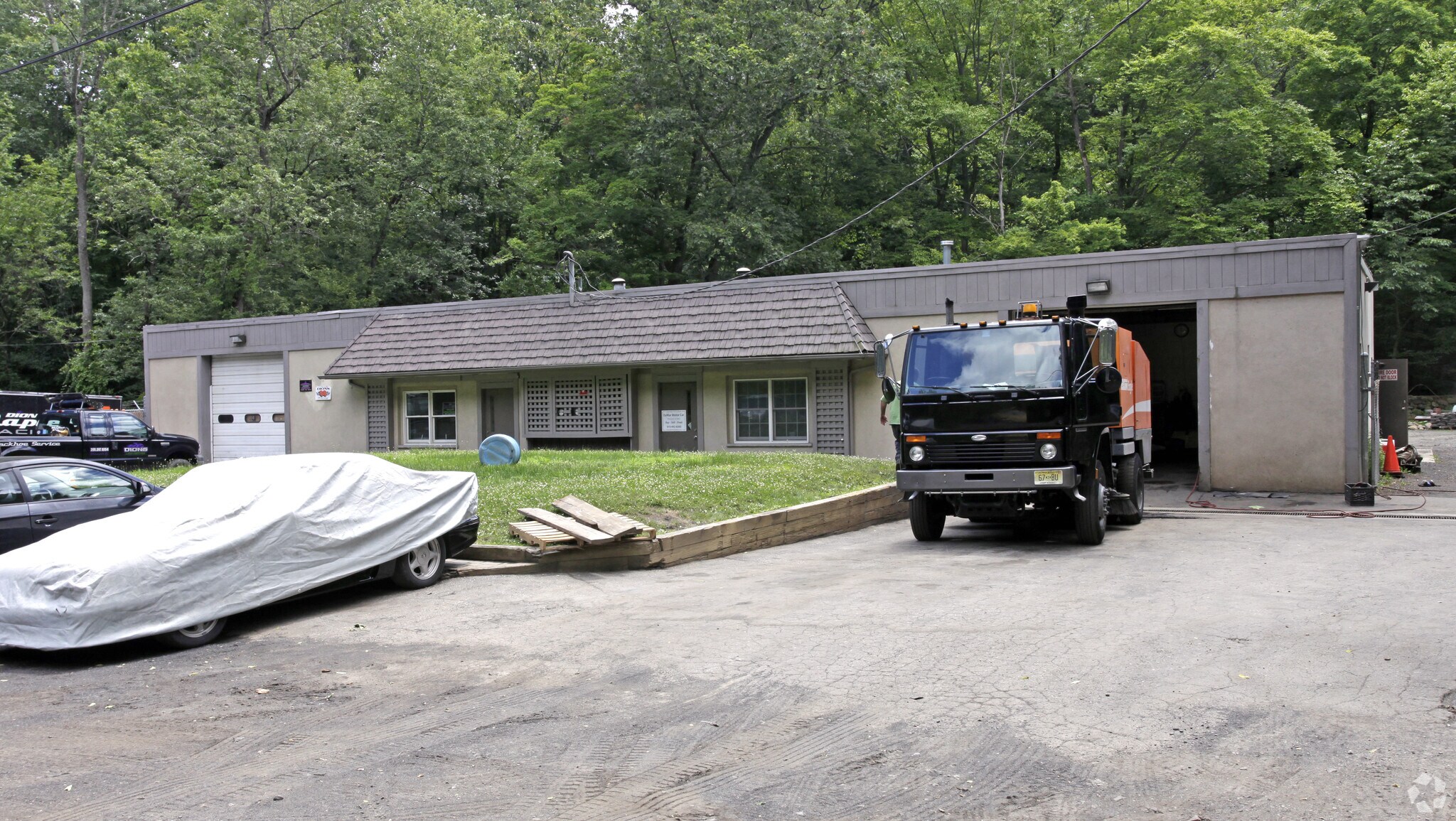 457 Paterson Hamburg Tpke, West Milford, NJ à louer Photo principale– Image 1 sur 10