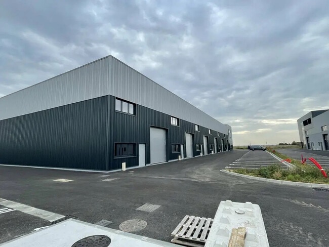 Plus de détails pour Local d’activités à vendre