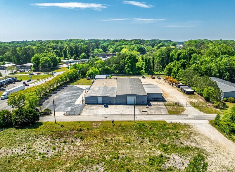 140 Veterans Memorial Hwy, Mableton, GA à louer - Photo de l’immeuble – Image 1 sur 11