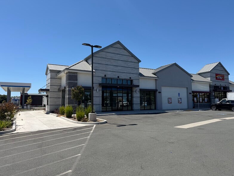 4343 N Wilson Way, Stockton, CA à louer - Photo de l’immeuble – Image 1 sur 4