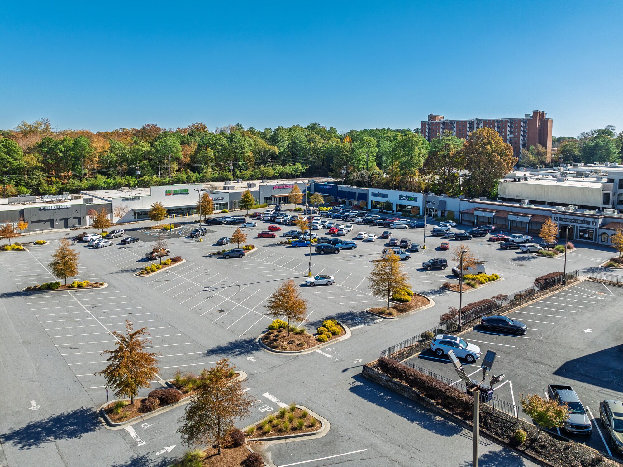 6317-6339 NE Roswell Rd, Atlanta, GA à louer Photo principale– Image 1 sur 8