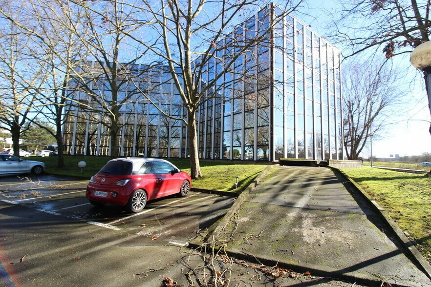 232 Rue De La Découverte, Labège à louer - Photo de l’immeuble – Image 3 sur 7