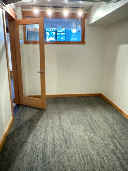 213 3rd St, Hood River, OR à louer - Photo intérieure – Image 3 sur 8