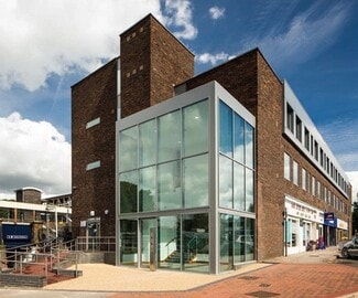 Plus de détails pour Station Appr, West Byfleet - Bureau à louer